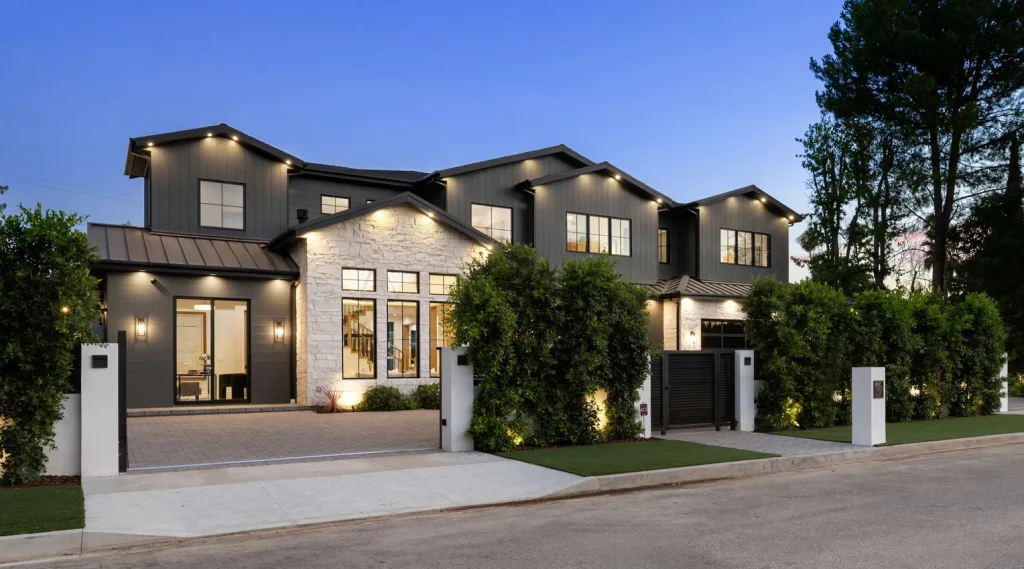 Exterior view of a large, custom-designed multi-bedroom home in Orlando, Florida.