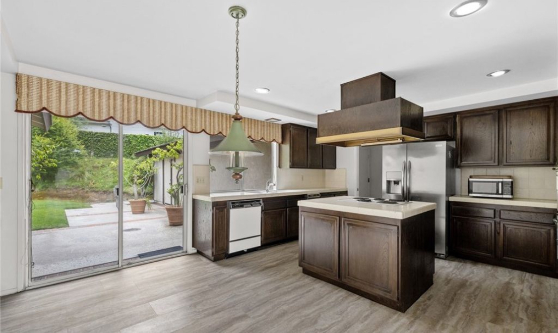 Ace Home Construction | Full Home Remodeling Build On Your Lot Home Builders discussing financing options